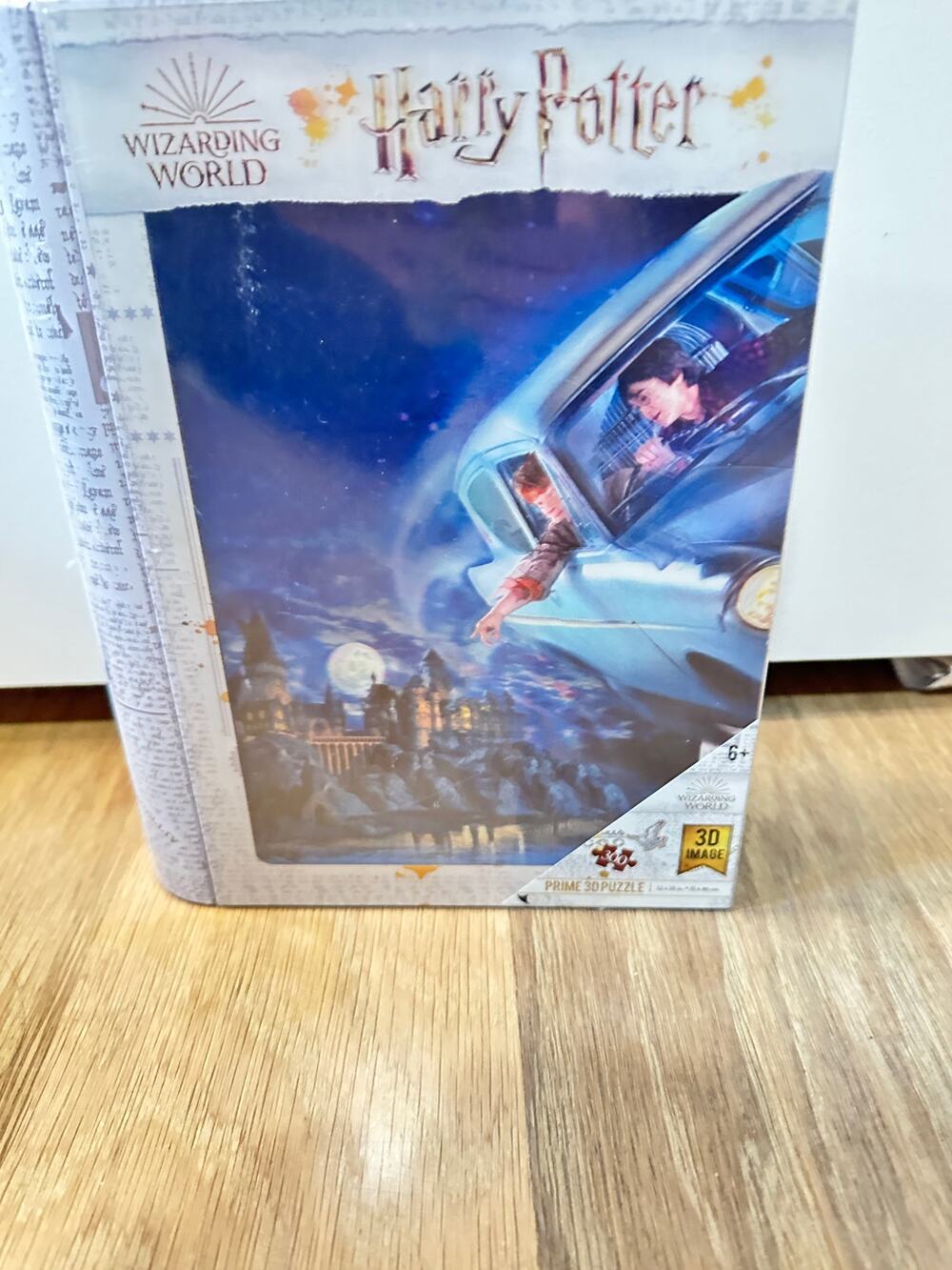 Harry Potter Wizarding World 300 Piece 3D Image in Tin Book Flying Car Ron New